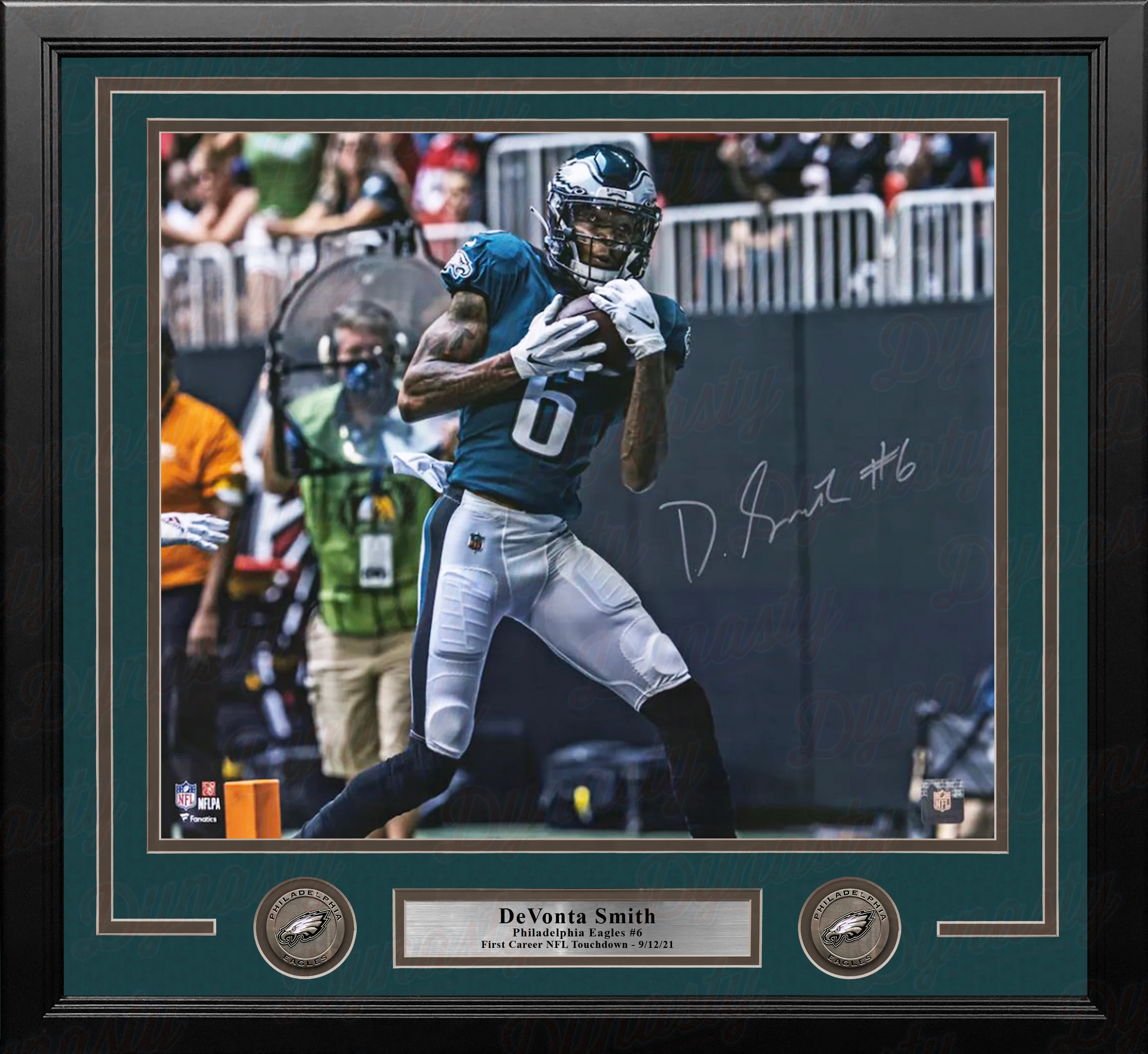 DeVonta Smith First Touchdown Philadelphia Eagles Autographed 16" x 20" Framed Football Photo