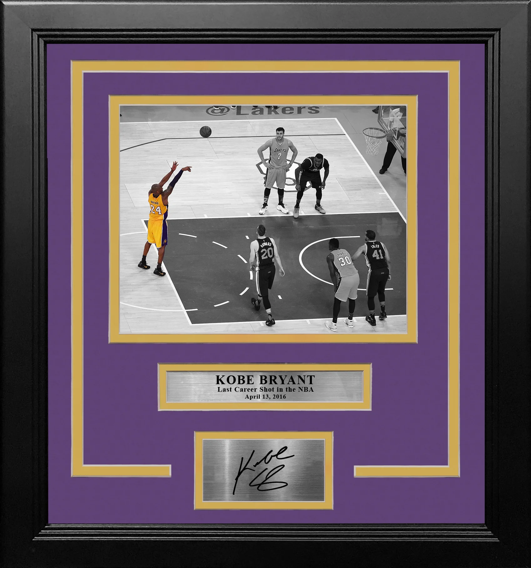Kobe Bryant's Last Career Shot Los Angeles Lakers Framed Basketball Photo with Engraved Autograph - Image 2