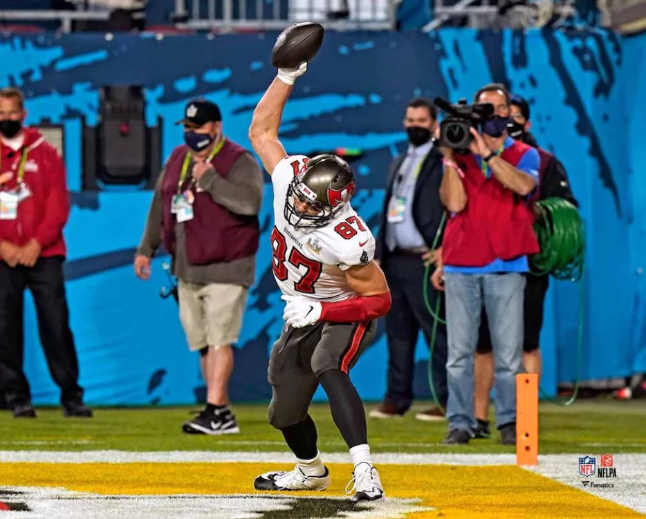 Rob Gronkowski Super Bowl LV Touchdown Spike Tampa Bay Buccaneers 8" x 10" Football Photo