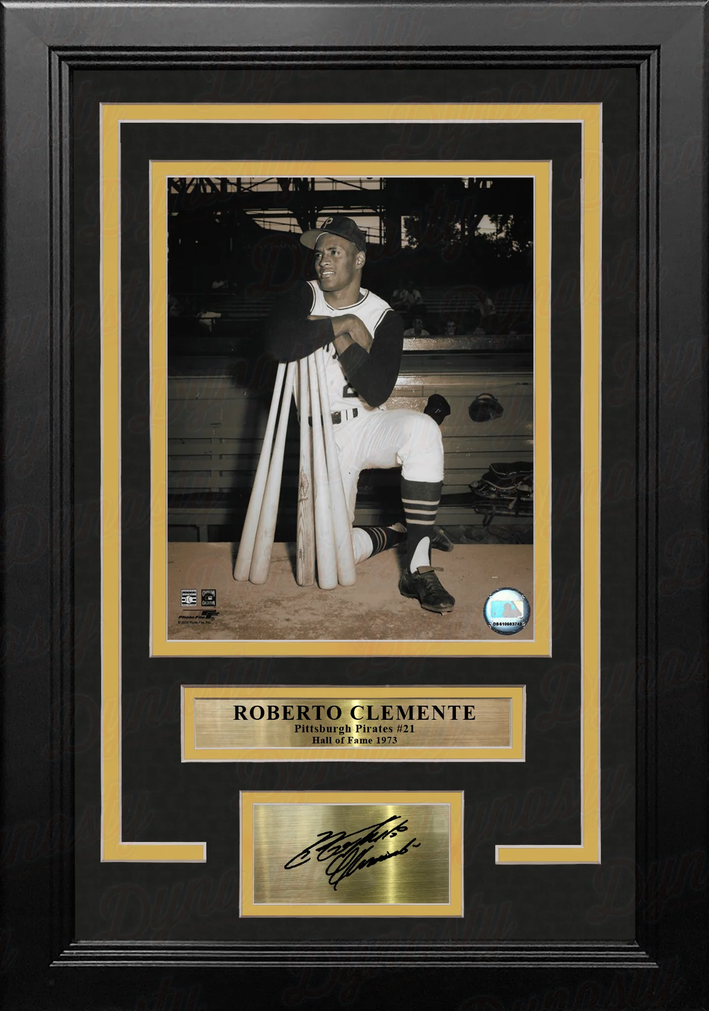 Roberto Clemente Bat Pose Pittsburgh Pirates 8" x 10" Framed Baseball Photo with Engraved Autograph - Image 2