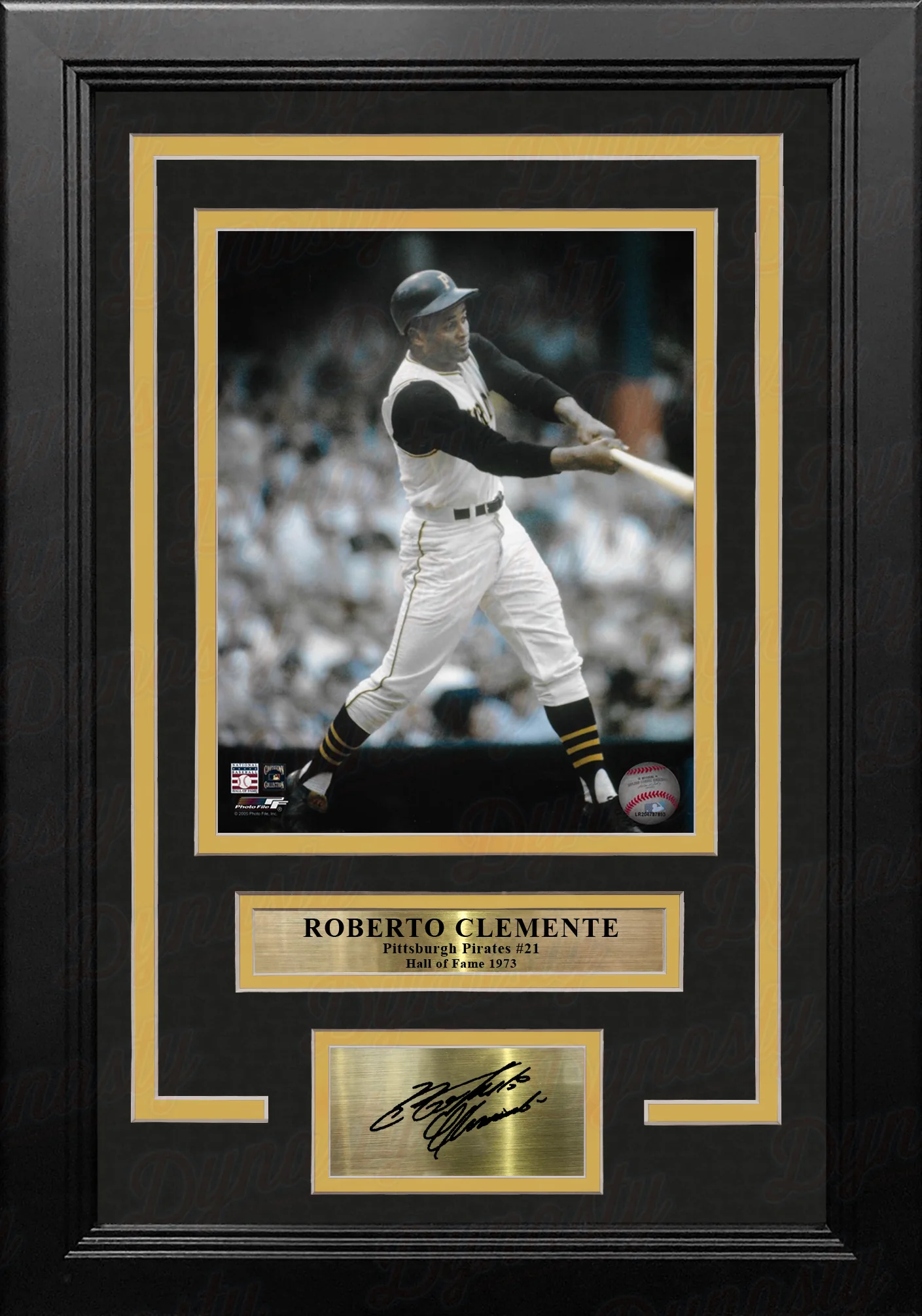 Roberto Clemente Swinging Action Pittsburgh Pirates 8" x 10" Framed Photo with Engraved Autograph - Image 2
