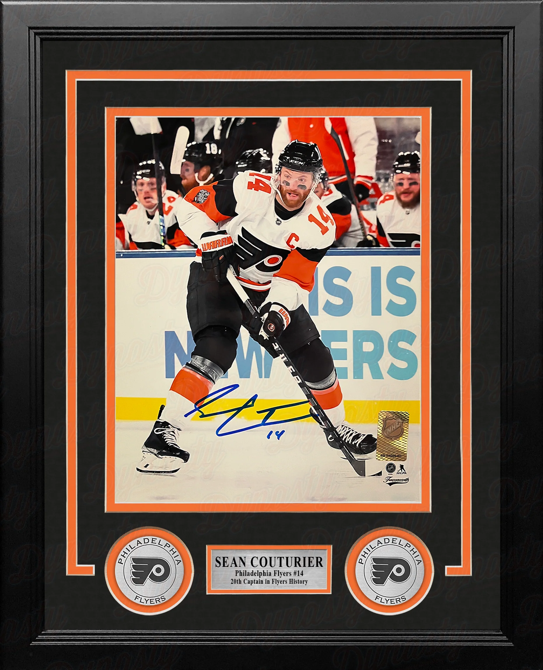 Sean Couturier 2024 Stadium Series Action Philadelphia Flyers Autographed 8x10 Framed Hockey Photo - Image 2