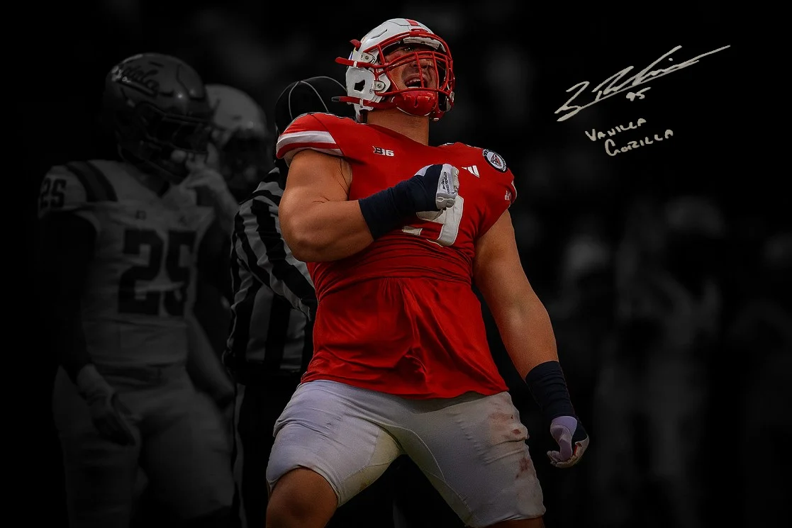 Ty Robinson Nebraska Cornhuskers Autographed 16" x 20" Blackout Photo - Vanilla Gorilla (Silver)
