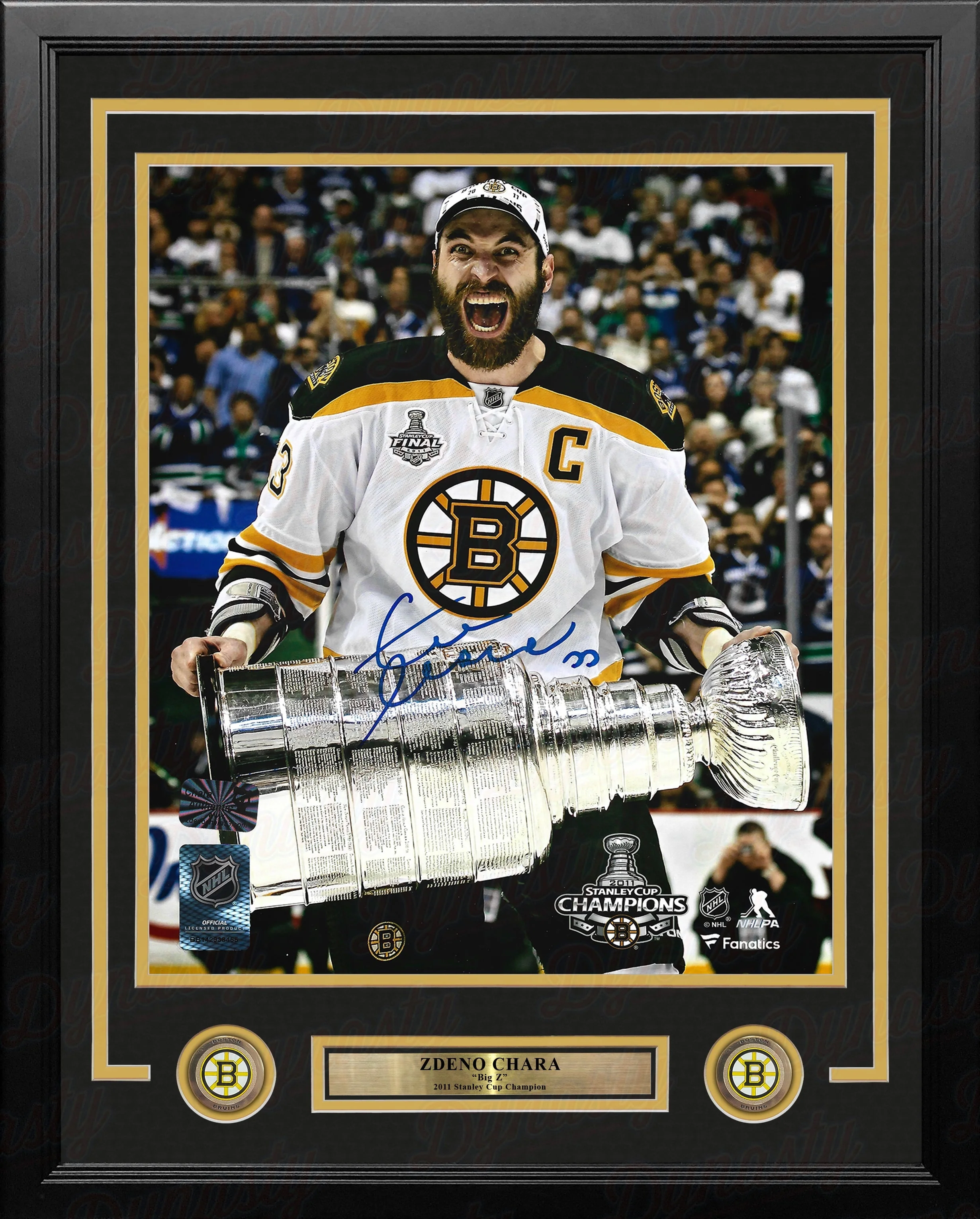 Zdeno Chara 2011 Stanley Cup Boston Bruins Autographed 16" x 20" Framed Hockey Photo - Image 2